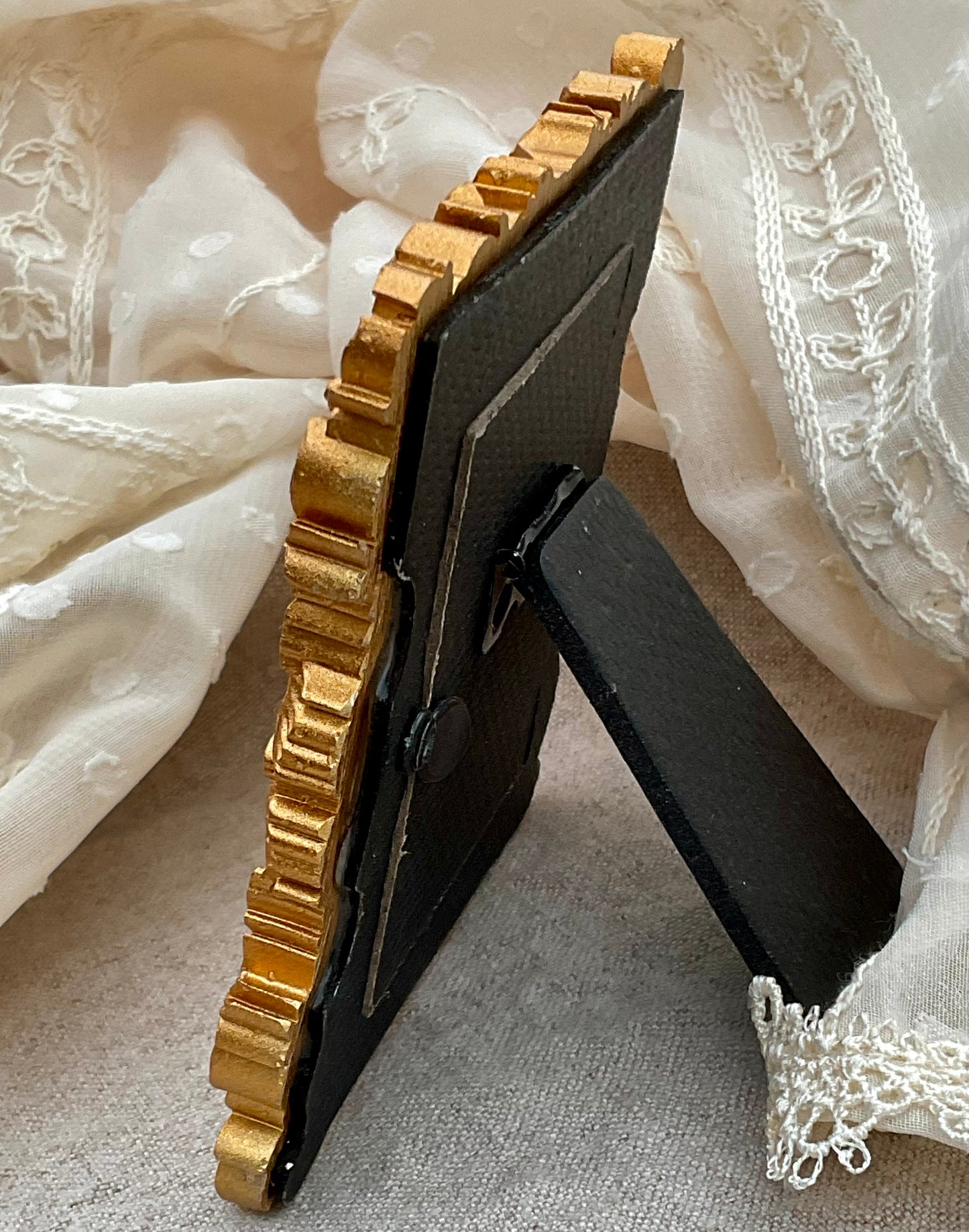 A happy childhood of Nigel Smallett